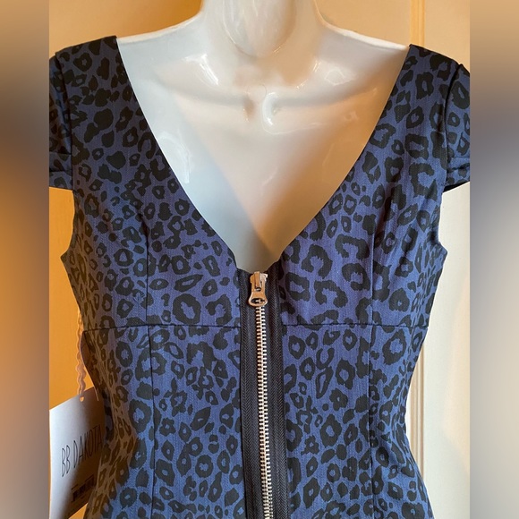 SOLD! BB Dakota Blue Leopard Print Denim “Freye” Dress NWT Sz 6 Retro Rockabilly - Picture 10 of 12